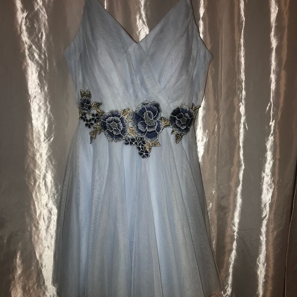BEAUTIFUL PERFECT CONDITION HOMECOMING DRESS - Picture 2 of 5